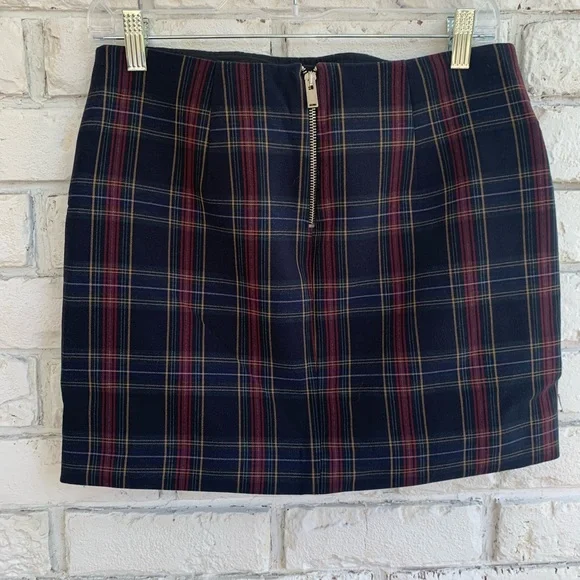 ZARA WOMAN PLAID Mini Skirt - Picture 2 of 3